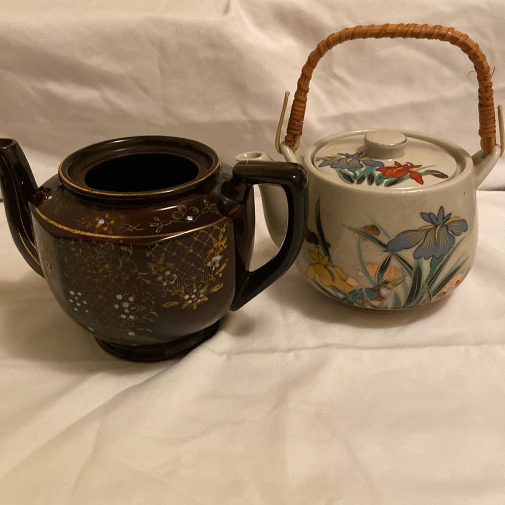 Set of two Japan mini tea pots